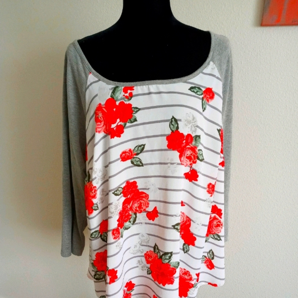 Torrid Plus Size 2 Floral Top